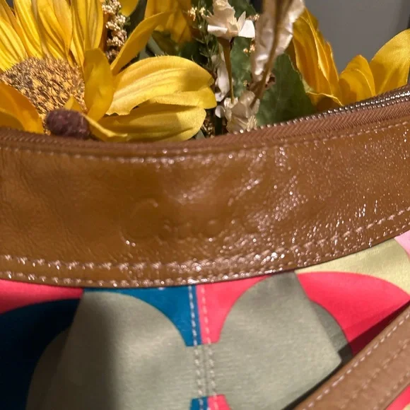 Coach Colorful Patterned Women's Bag - Picture 4 of 8